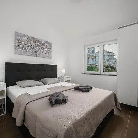 Diamond Apartment