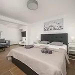 Diamond 公寓 特罗吉尔